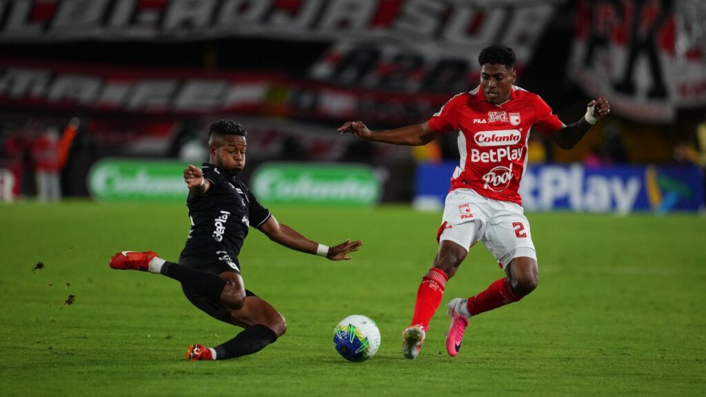 Independiente Santa Fe y América de Cali empatan sin goles en El Campín