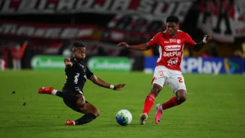 Los violentos se llevan la emoción del fútbol en Bogotá: las claves de la igualdad entre Santa Fe y América