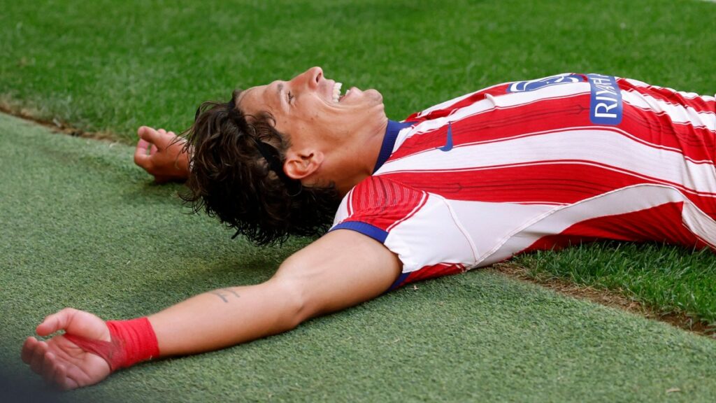 Simeone en festejo de gol