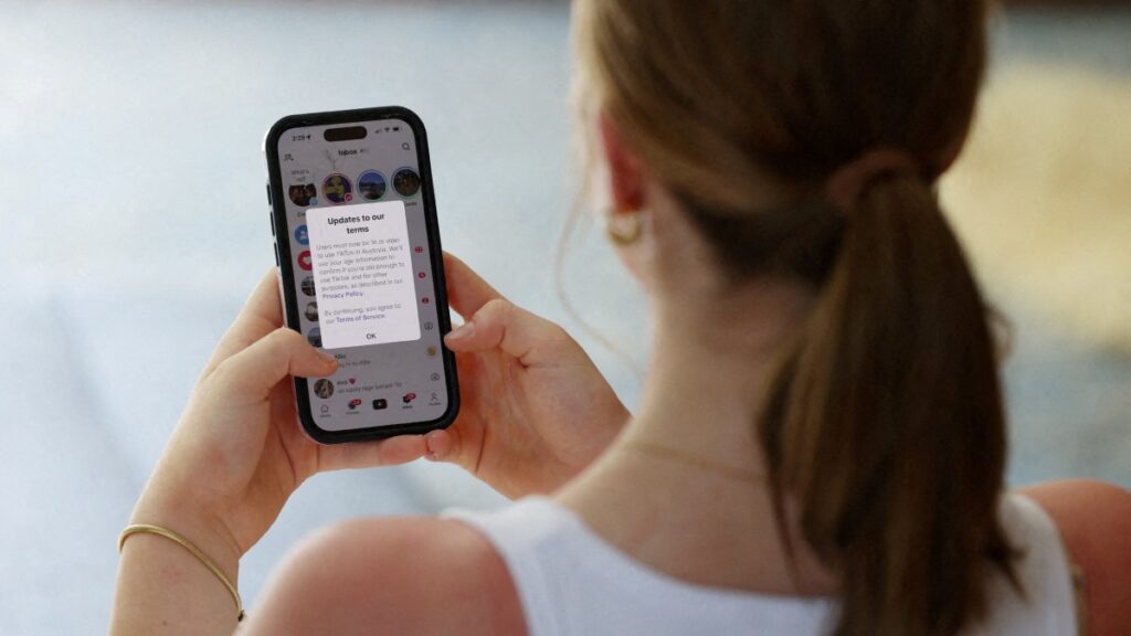 Teléfono celular | Reuters