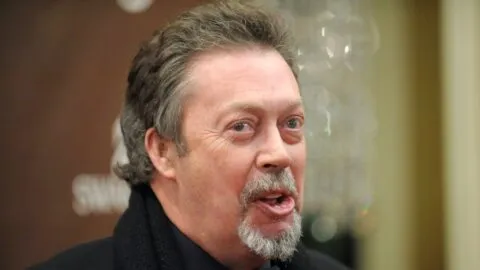 Tim Curry: ¿Dónde ver The Rocky Horror Picture Show, Mi Pobre Angelito 2 y sus películas más famosas?