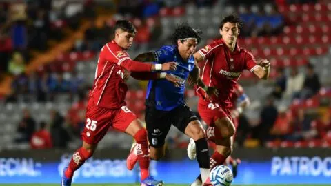Querétaro vs Toluca, en vivo: ¡Los Diablos se quedan con 10! Barbosa se va expulsado