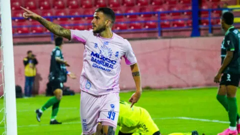 Mixco cierra con una sonrisa ante Alianza