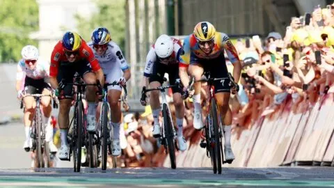 Romina Hinojosa hace historia en el Tour de Francia Femenil Y completa su primera etapa; Lorena Wiebes se viste de amarillo