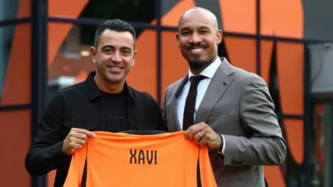 Polémica en la presentación de Xavi: Países Bajos revela que era la tercera opción y el DT responde