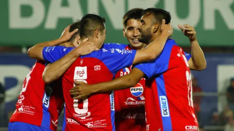 Xelajú MC vuelve a sonreír tras imponerse a Aurora en el Mario Camposeco