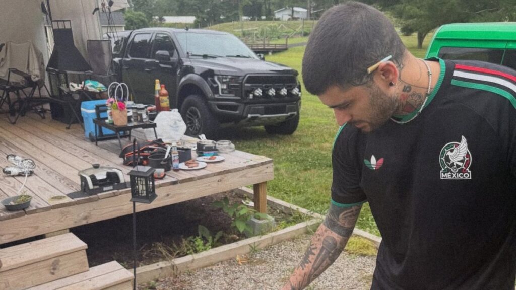 Zyan Malik posa con la playera de la selección mexicana y enamora a sus fans