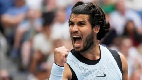 Carlos Alcaraz supera su primera gran prueba y avanza a cuartos del US Open sin rastro de la lesión