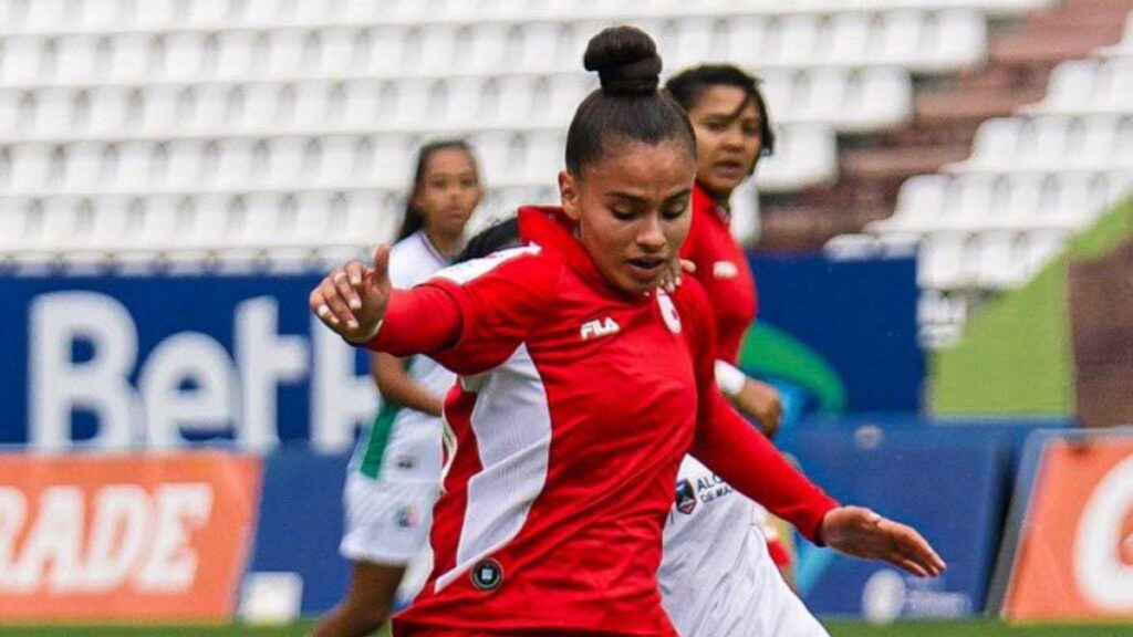 Alejandra Díaz en su debut con Independiente Santa Fe