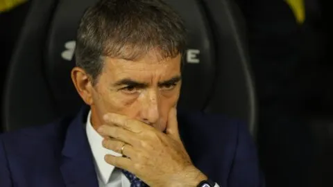 Guillermo Almada señala las distracciones del América tras empatar con Chivas