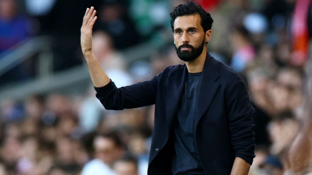 Arbeloa pone en duda la integridad de un árbitro