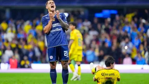 Cruz Azul golea al América y las Águilas ya sueñan con el título