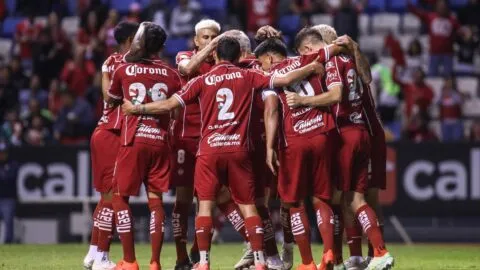 Toluca aprovecha su partido pendiente ante Puebla y le arrebata el liderato a Chivas
