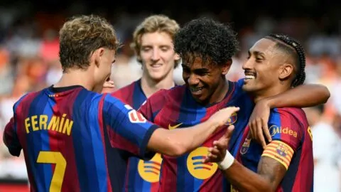 Barcelona aplasta al Valencia con doblete de Lamine Yamal y se aleja del Real Madrid con paso perfecto