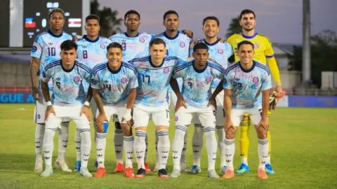 Costa Rica pierde otra vez y Fernando Batista da una explicación que abre la polémica
