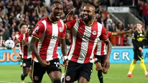 Brentford rompe 88 años de espera, golea al Chelsea y duerme en puestos de Champions