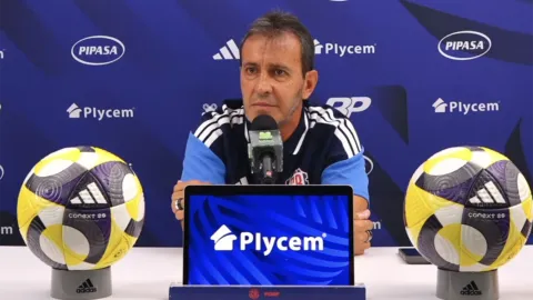 Fernando Batista marca el objetivo de Costa Rica: “Volver a enamorar a la fanaticada”