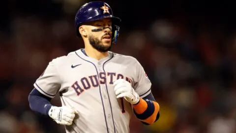 Joe Espada, manager del Astros, confirma que Carlos Correa no volverá esta temporada
