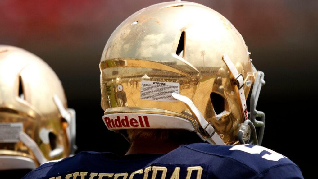 Casco de un jugador de ONEFA durante un partido de Liga Mayor