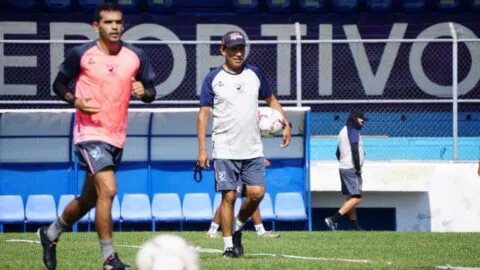 Suchitepéquez toma una decisión con Manuel Castañeda tras conseguir su primer triunfo