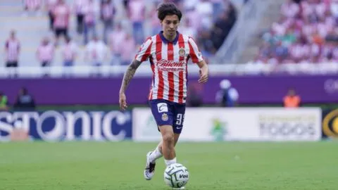 Chivas frena a sus nuevas caras: la razón por la que todavía no debutan