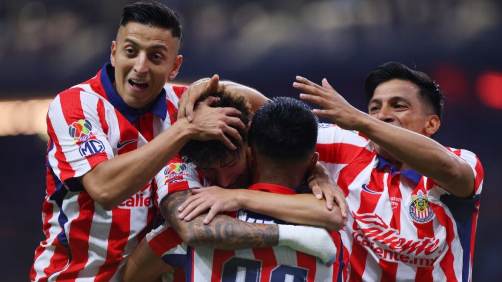 Posible alineación de Chivas en el Clásico Nacional