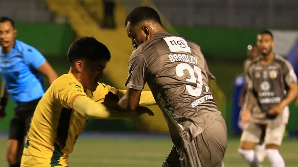 Comunicaciones perdió con Marquense en el debut de Montoya | @CremasOficial