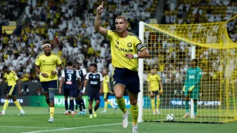 ¡Cristiano Ronaldo se acerca a los mil goles! Anota en el triunfo de Al-Nassr sobre Abha