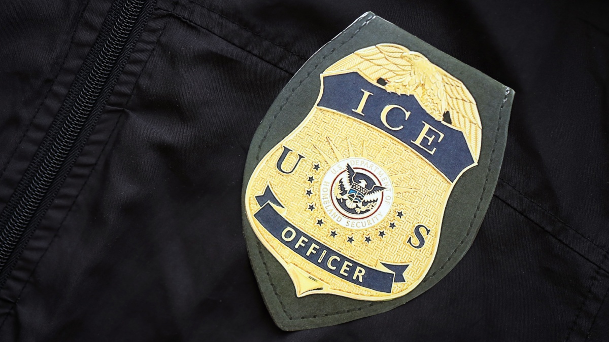 el DHS afirmó que ICE intensificará las detenciones contra inmigrantes ilegales en ciudades santuario.