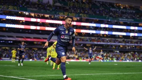 Erik Lira se sacude el golpe del Mónaco y marca en el Clásico Joven