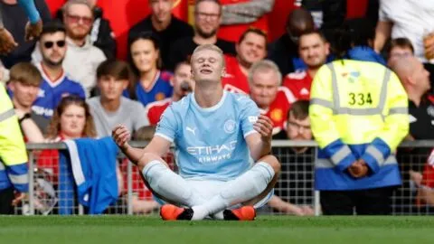 Haaland hace historia en el Derbi de Mánchester y el City se impone al United con 10 hombres