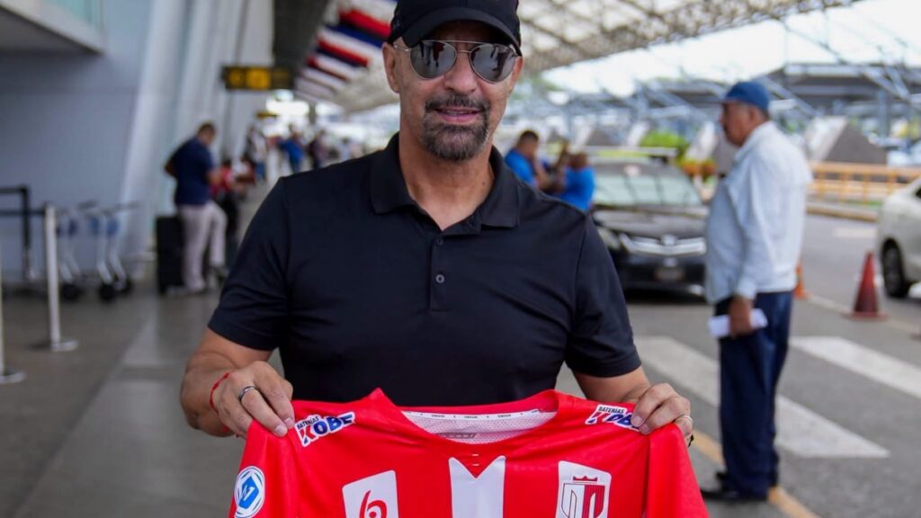 Fantasma Figueroa es el nuevo entrenador del Real Estelí | @realestelifc