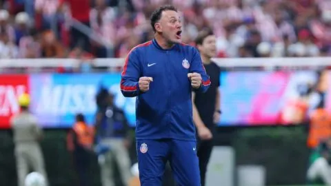 Gabriel Milito descarta favorito en el Clásico Nacional y anticipa un duelo parejo entre Chivas y América