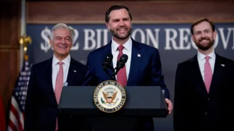 Gobierno federal cancelará subsidios de Obamacare a 760,000 personas: por qué