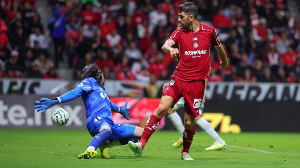 ¡Fin de semana de golazos! Paulinho aparece ante Santos con anotación 'de taquito'