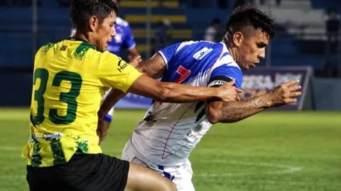 Golazo de Corena evita la derrota de Suchitepéquez frente a Guastatoya