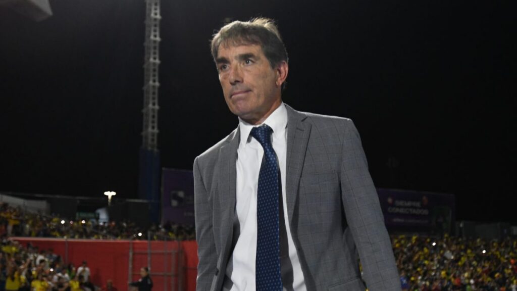 Almada reconoce el peso de la salida de Cáceres del América: "Era una pieza clave"
