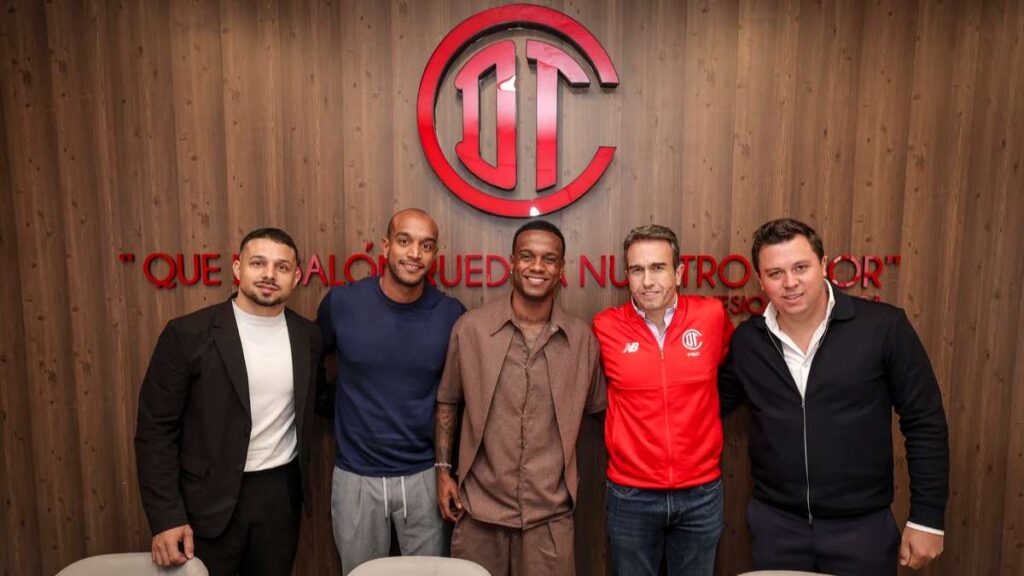 Toluca renueva contrato de Helinho y se mantendrá hasta 2029 con los escarlatas