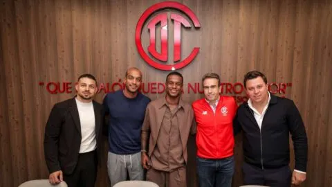Toluca renueva contrato de Helinho; se mantendrá hasta EL 2029 con los escarlatas