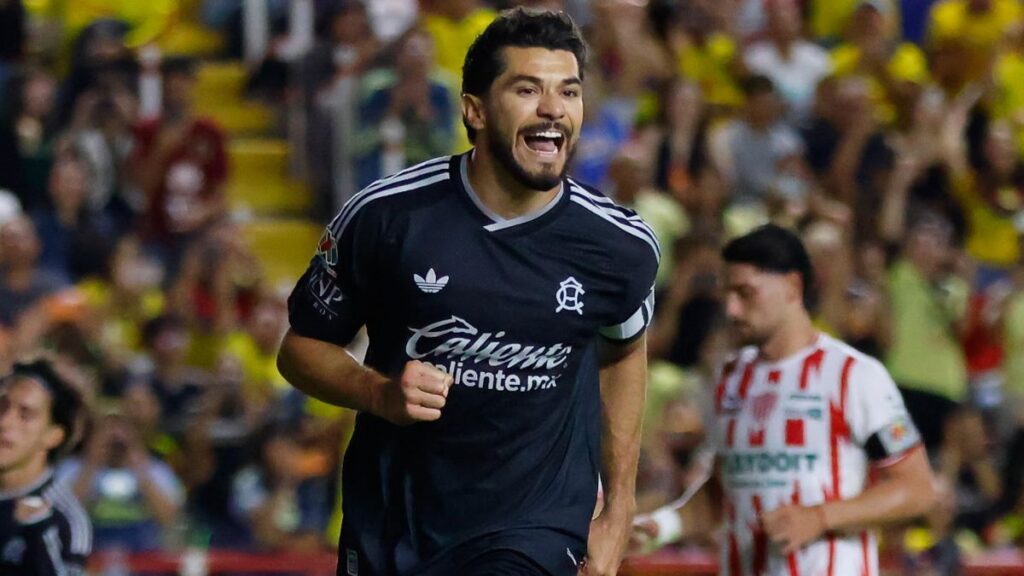 Henry Martín marca su primer hat trick desde 2023