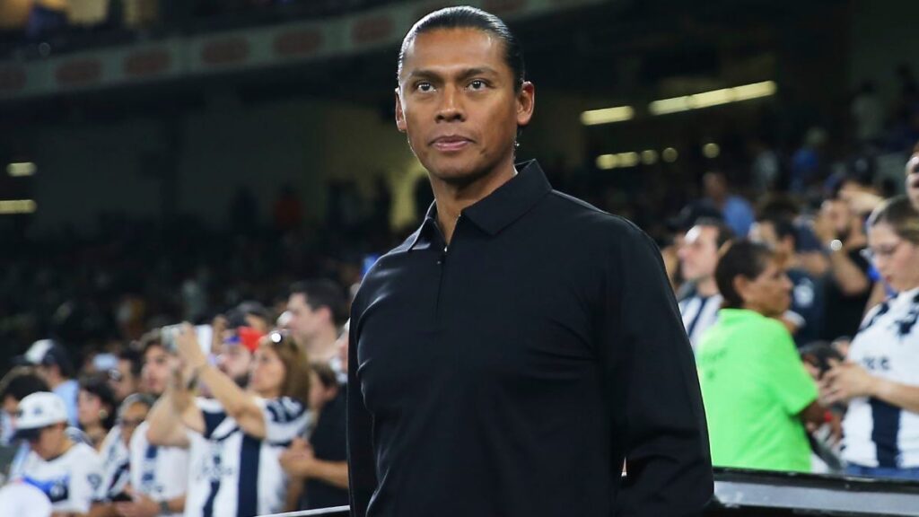 Joel Huiqui durante el partido entre Monterrey y Cruz Azul