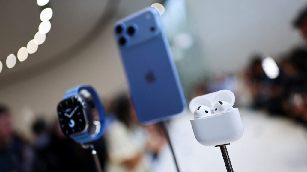 iPhone | Reuters