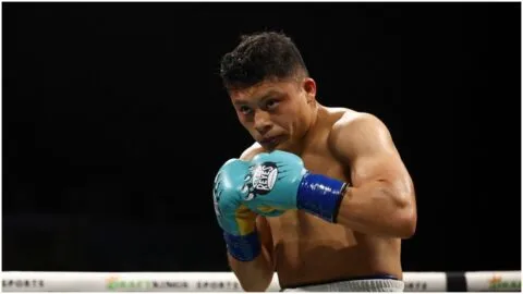 ¡Pitbull Cruz sobrevive a los golpes ilegales de Néstor Bravo y firma un brutal nocaut!