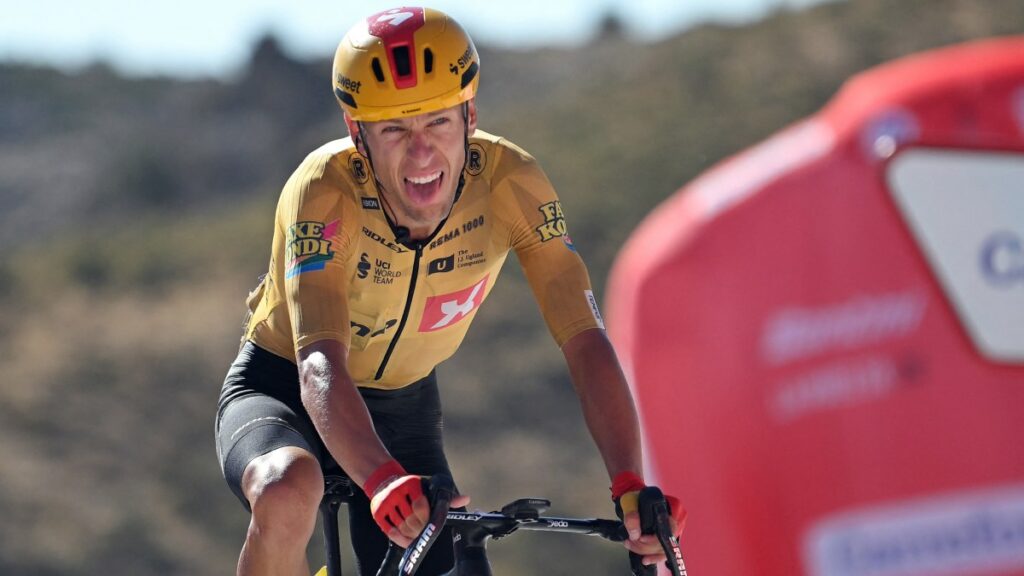 Tobias Halland Johannessen gana la última etapa de la Vuelta.