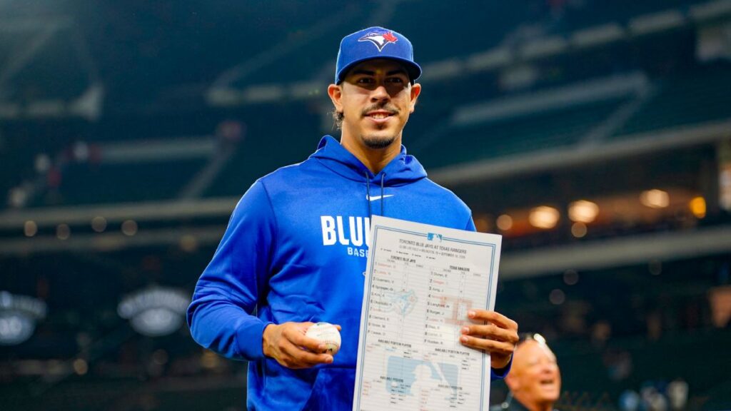 José Rodríguez debuta con Toronto y los Blue Jays reúnen a tres mexicanos en su roster