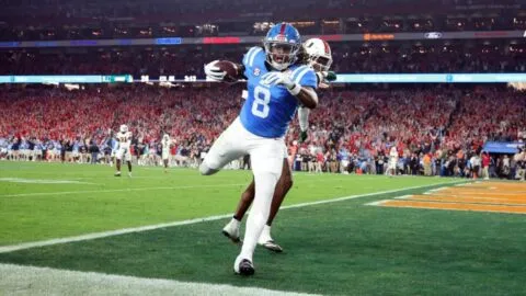 Juez de Louisiana permite a exjugadores de la NFL regresar a LSU
