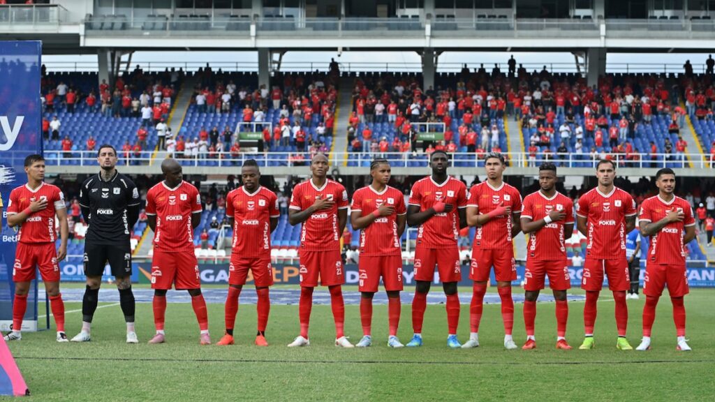 Jugadores del América de Cali en actos protocolarios