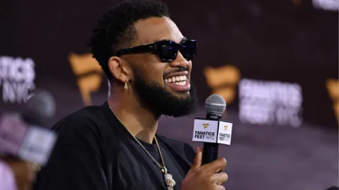 Karl-Anthony Towns reveló ser el comprador de una exclusiva tarjeta autografiada de Aaron Judge por $900,000 dólares