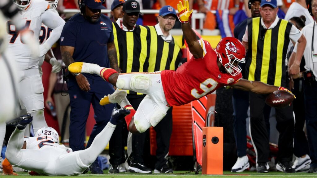 Kenneth Walker durante el partido entre Chiefs y Broncos NFL 2026