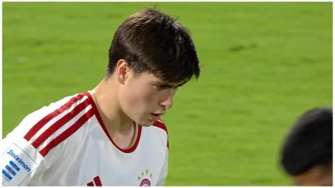 La Hormiga González suma minutos con Olympiacos en un empate con sabor a derrota ante el Volos